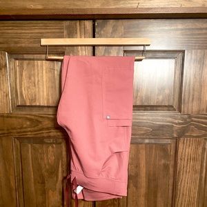 Small Tall Quartz Figs Scrub Bottoms